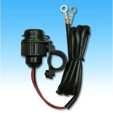 tw-11134207-7r98o-lvfvy0jsf2619c 【 大林電子】點煙座充電器12V 點煙座車充可插USB充電座 直連接電瓶 附固定架防水蓋 檔車機車汽車適用 2253