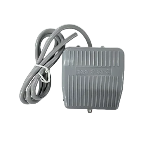 tw-11134211-820l9-mloxo9wh4lq8fc 【 大林電子 】腳踏開關 TEND FS-202 TFS-202 前踩式 固定片 10A/250VAC 小型 自動控制